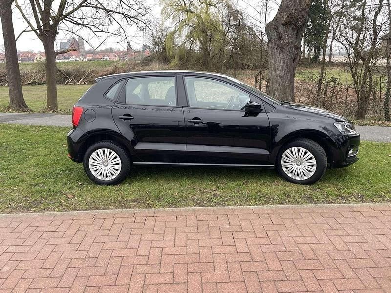 Gebraucht VW Polo Comfortline 75 PS (55 kW) 2016 Schwarz Kleinwagen