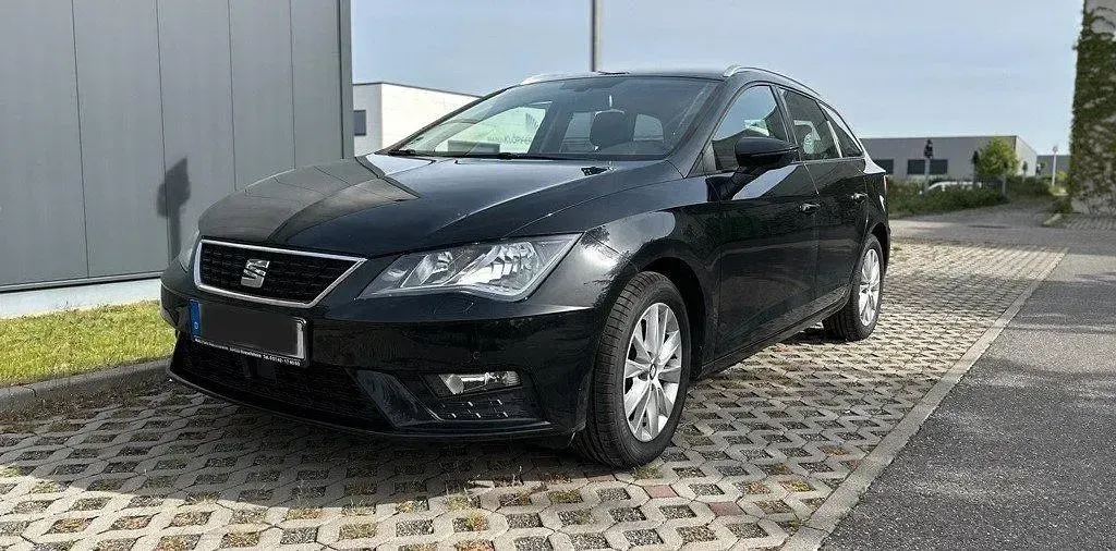 Używany Seat Leon Style 125 KM (91 kW) 2017 Czarny Kombi