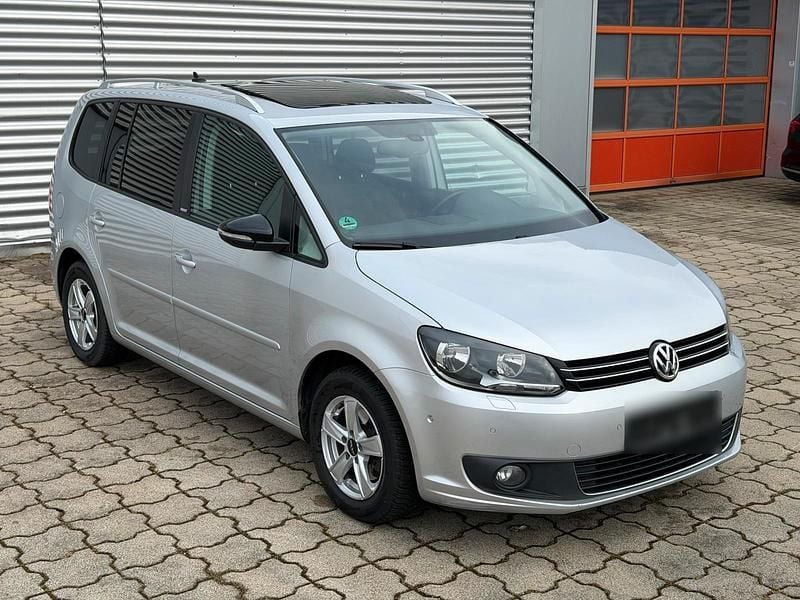 Gebraucht VW Touran Style 105 PS (77 kW) 2012 Silber Van / Kleinbus