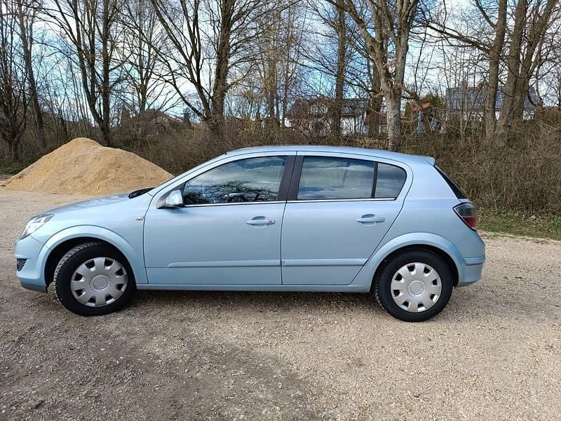 Usata Opel Astra 90 CV (66 kW) 2009 Blu Berlina