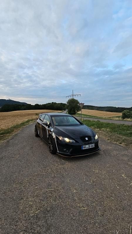 Schwarz Gebraucht 2009 Cupra Leon Limousine | 7.000 € (Etwas zu teuer) - Bild 1/4
