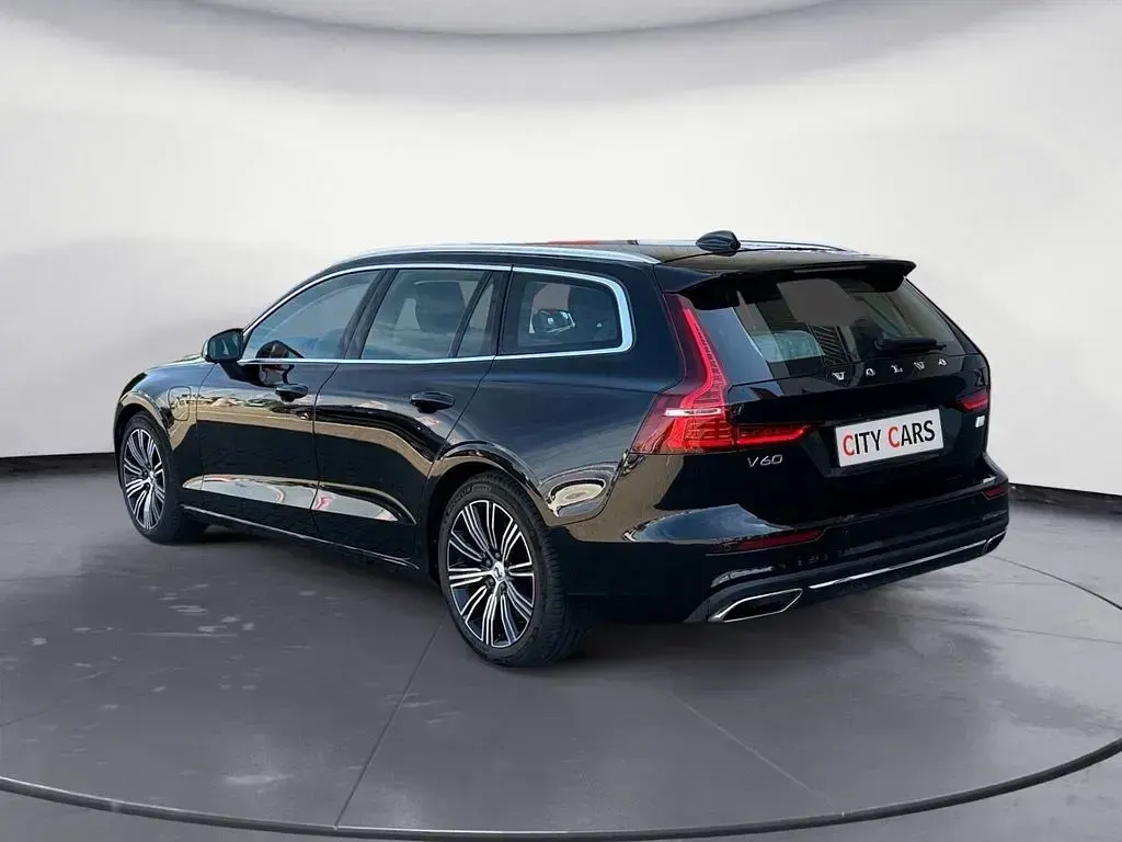 Gebraucht Volvo V60 Inscription 253 PS (186 kW) 2022 Schwarz Kombi