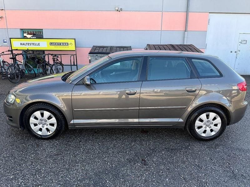 Gebraucht Audi A3 105 PS (77 kW) 2013 Grau Limousine