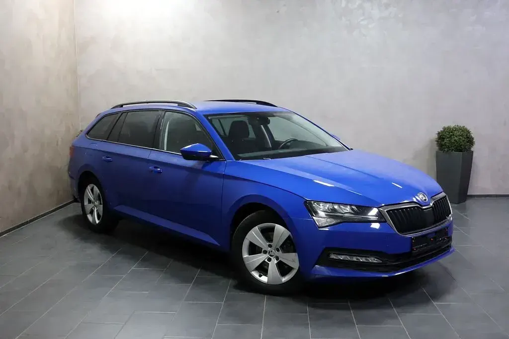 Gebraucht Skoda Superb Active 150 PS (110 kW) 2022 Energyblau Kombi