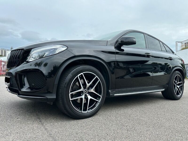 Schwarz Gebraucht 2019 Mercedes GLE350 AMG Limousine | 44.600 € (Guter Preis) - Bild 1/4