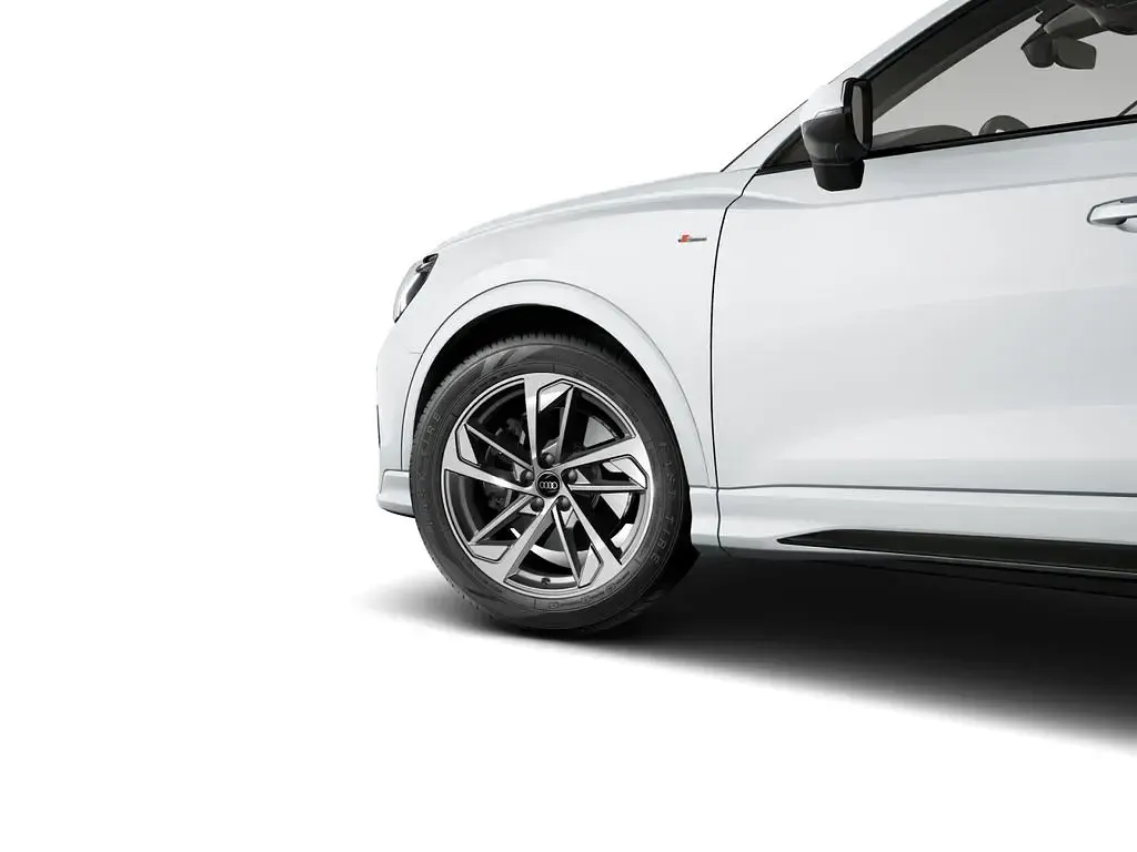 Gebraucht Audi Q3 Comfort 190 PS (139 kW) 2025 Gletscherweiß metallic SUV