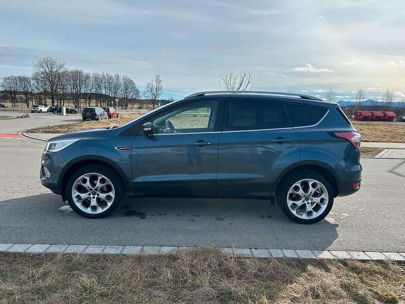 Second-hand Ford Kuga 150 CP (110 kW) 2019 Albastru SUV