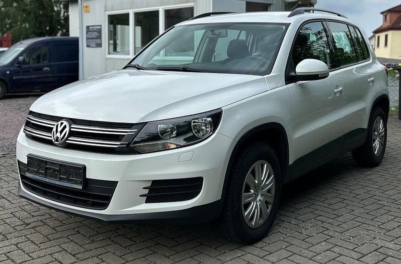 Weiß Gebraucht 2012 VW Tiguan Trendline SUV | 7.900 € (Superpreis) - Bild 1/4