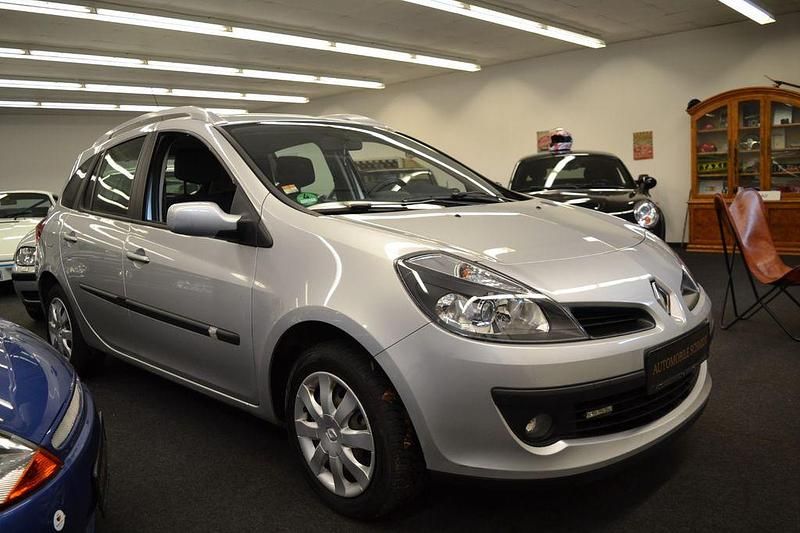 Gebraucht Renault Clio II Dynamique 101 PS (74 kW) 2008 Grau Limousine