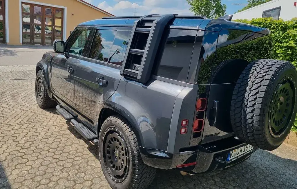 Gebraucht Land Rover Defender HSE Dynamic 300 PS (220 kW) 2024 Grau SUV