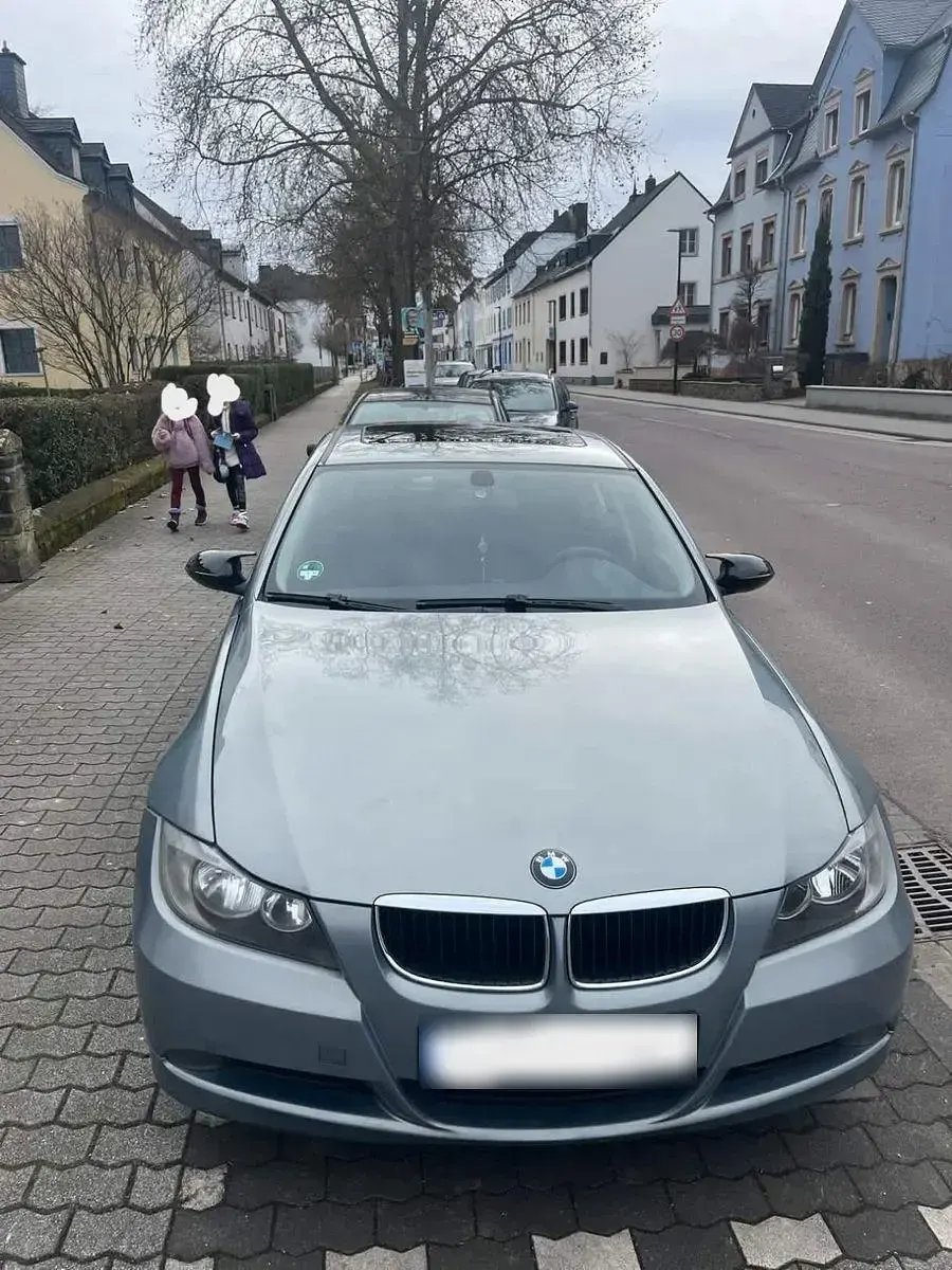 Gebraucht BMW 320 150 PS (110 kW) 2006 Blau Limousine