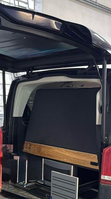 Blau Gebraucht 2019 Mercedes V250 Avantgarde Van / Kleinbus | 40.600 € (Superpreis) - Bild 1/4