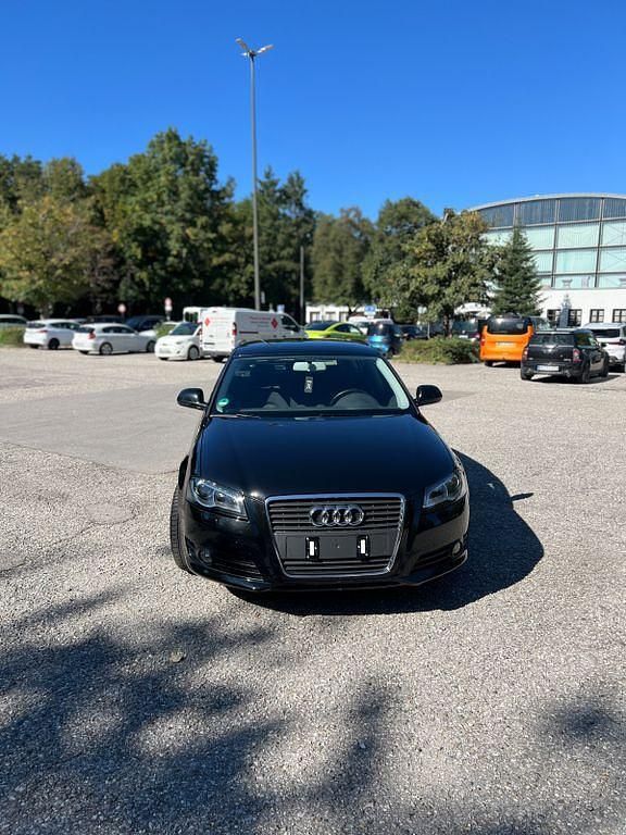 Schwarz Gebraucht 2010 Audi A3 Ambition Limousine | 7.800 € (Teuer) - Bild 1/4