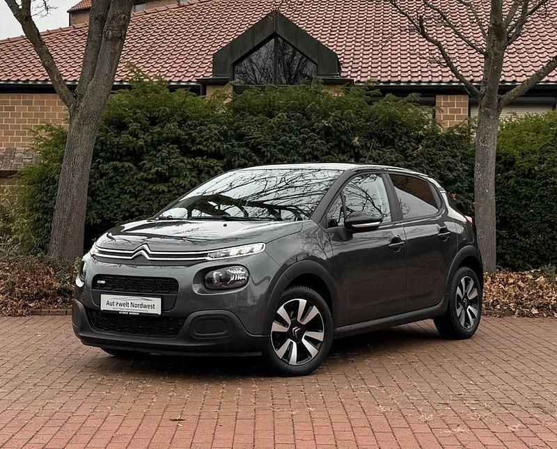 Grau Gebraucht 2017 Citroën C3 Feel Limousine | 8.799 € (Fairer Preis) - Bild 1/4