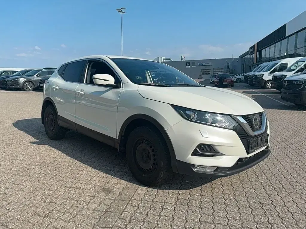Gebraucht Nissan Qashqai N-Connecta 116 PS (85 kW) 2017 Weiß SUV
