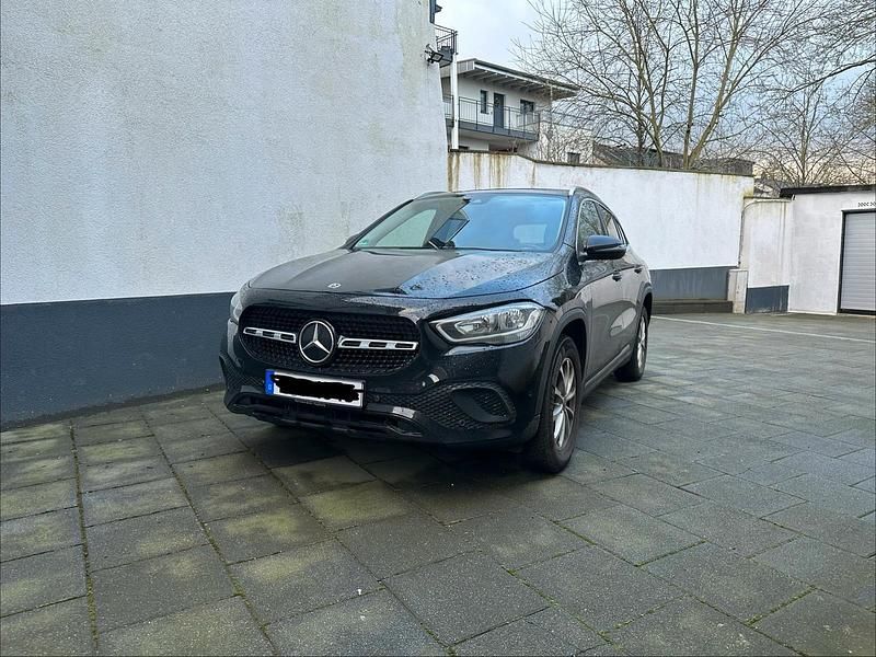 Schwarz Gebraucht 2021 Mercedes GLA250 SUV | 28.200 € (Superpreis) - Bild 1/4