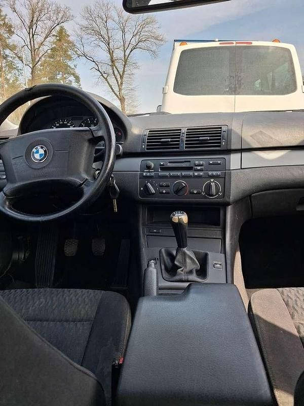 Usata BMW 318 105 CV (77 kW) 2000 Berlina