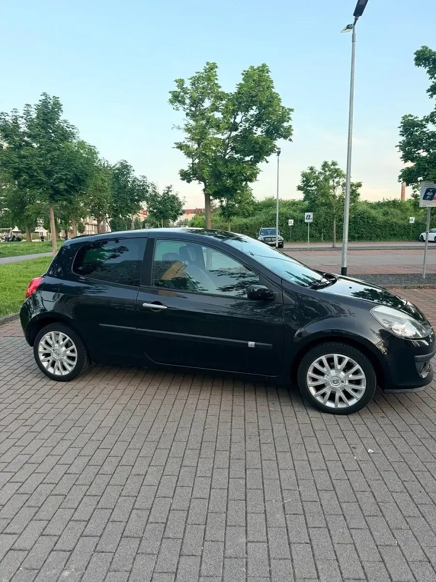 Gebraucht Renault Clio II 111 PS (81 kW) 2006 Schwarz Kleinwagen