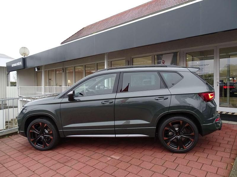 Neu Cupra Ateca VZ 300 PS (220 kW) 2025 Dark forest grün (metallic) SUV