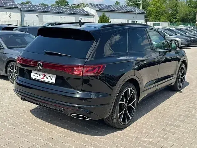 Gebraucht VW Touareg R-line 286 PS (210 kW) 2025 Grenadillschwarz metallic SUV