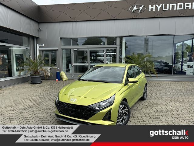 Lucid lime / met (gelb) Neu 2024 Hyundai i20 Trend Limousine | 20.480 € (Guter Preis) - Bild 1/4