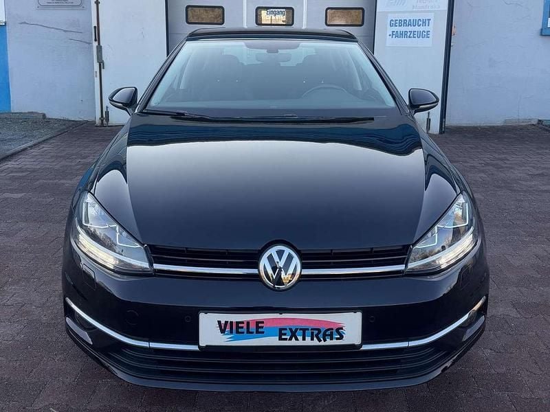 Gebraucht VW Golf VII Join 150 PS (110 kW) 2018 Deep black perleffekt Kleinwagen
