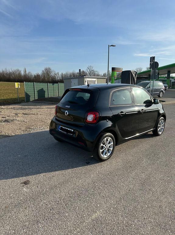 Gebraucht Smart ForFour Passion 90 PS (66 kW) 2017 Schwarz Kleinwagen