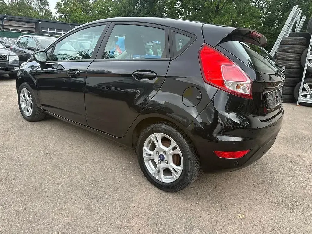 Gebraucht Ford Fiesta SYNC Edition 65 PS (47 kW) 2014 Schwarz Kleinwagen