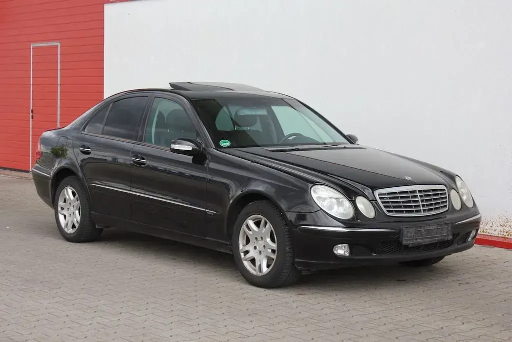 Gebraucht Mercedes E240 Elegance 177 PS (130 kW) 2004 197u obsidianschwarz metallic Limousine