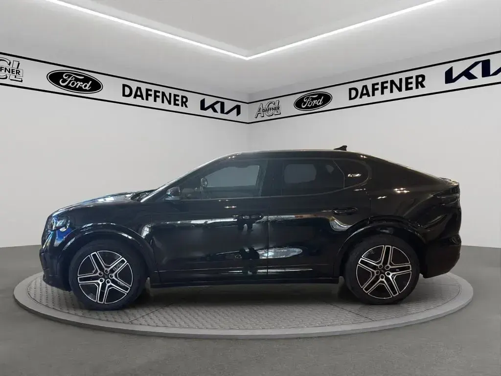 Używany Ford Capri Premium 210 kW (286 KM) 2024 Czarny SUV