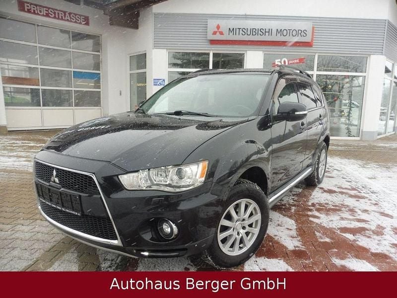 Schwarz Gebraucht 2011 Mitsubishi Outlander SUV | 2.250 € - Bild 1/4