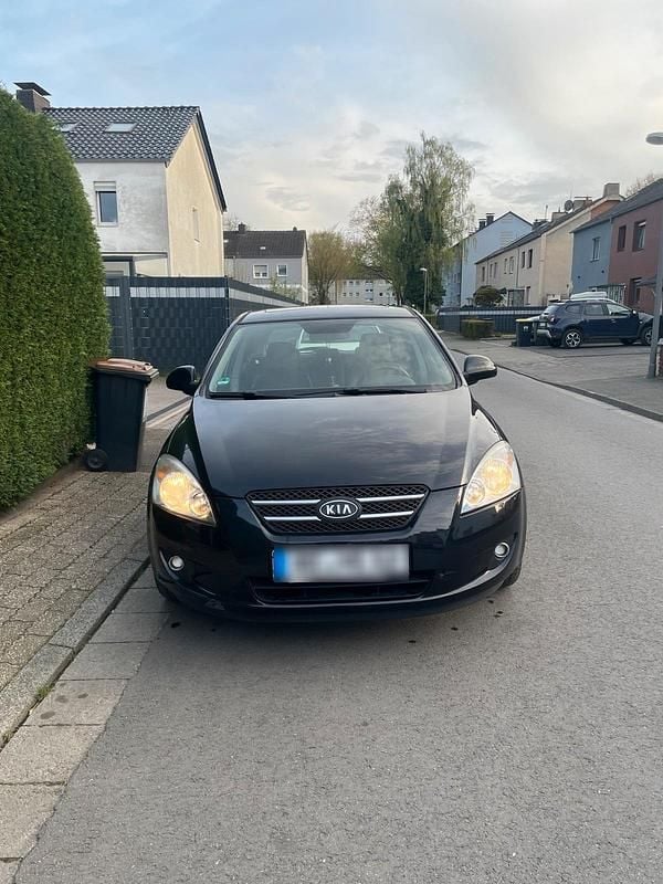 Usata Kia Ceed 122 CV (89 kW) 2007 Nero Utilitaria
