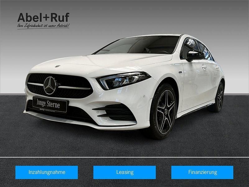 Weiß Gebraucht 2021 Mercedes A250 AMG Limousine | 25.549 € (Superpreis) - Bild 1/2