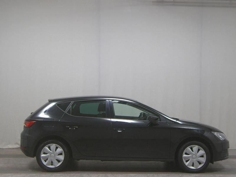 Schwarz Gebraucht 2019 Seat Leon Reference Limousine | 11.980 € (Guter Preis) - Bild 1/4