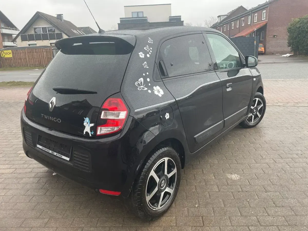 Używany Renault Twingo LIMITED 90 KM (66 kW) 2017 Czarny Hatchback