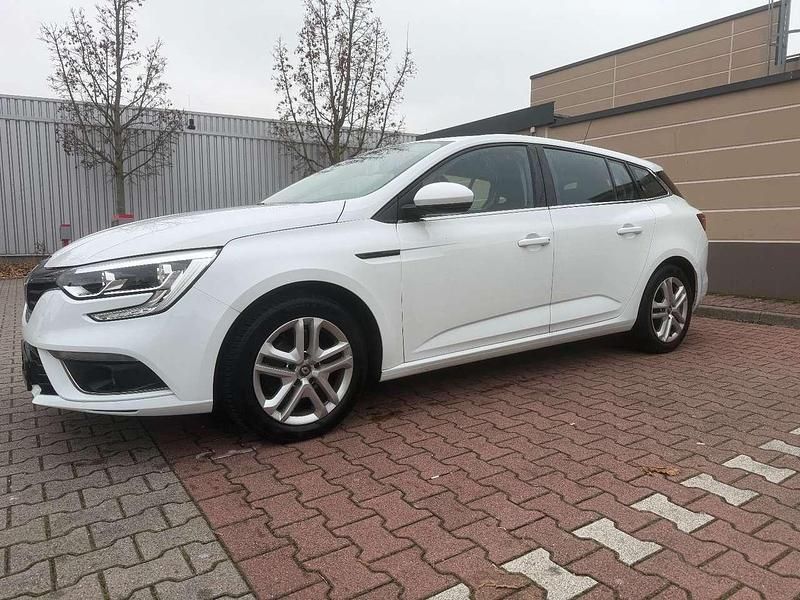 Gebraucht Renault Mégane GrandTour Play 132 PS (97 kW) 2017 Weiß Kombi