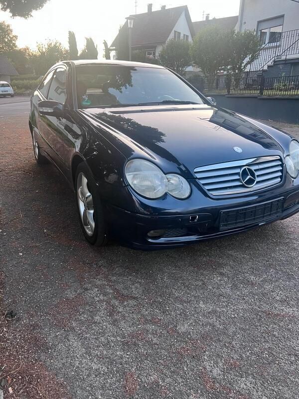 Blau Gebraucht 2003 Mercedes C180 Coupé | 1.700 € (Guter Preis) - Bild 1/4