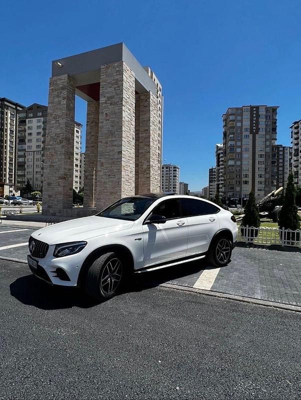 Weiß Gebraucht 2019 Mercedes GLC43 AMG AMG Coupé | 38.499 € (Superpreis) - Bild 1/4