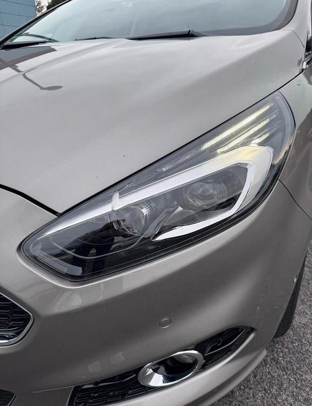 Gebraucht Ford S-MAX S 209 PS (153 kW) 2015 Gold Van / Kleinbus