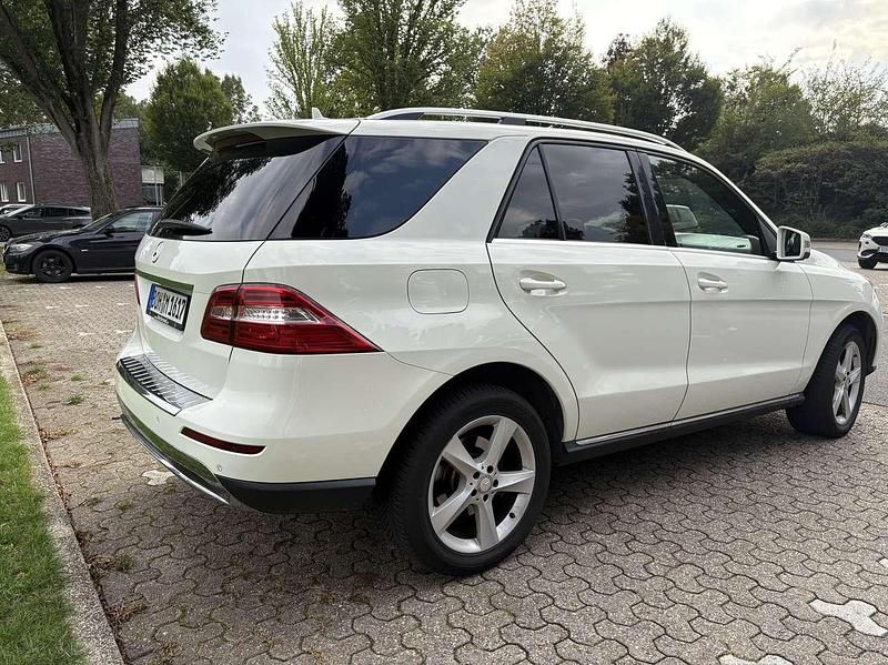 Gebraucht Mercedes ML350 258 PS (189 kW) 2012 Weiß SUV