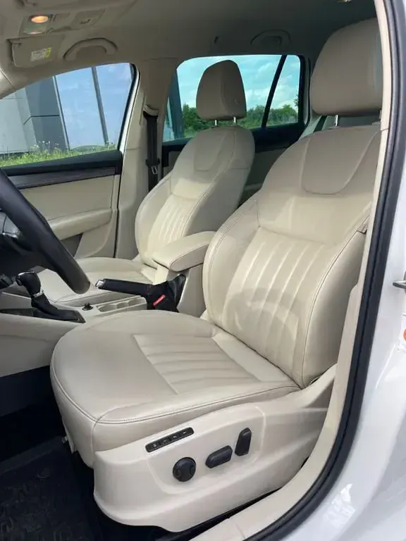 Gebraucht Skoda Octavia Premium Edition 116 PS (85 kW) 2019 Weiß Kombi