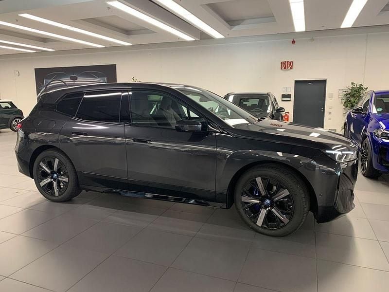 Gebraucht BMW iX Performance 239 kW (326 PS) 2023 Grau SUV