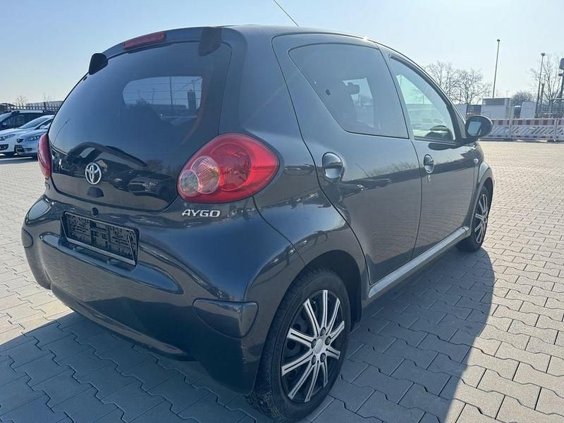 Gebraucht Toyota Aygo 68 PS (50 kW) 2007 Grau Kleinwagen