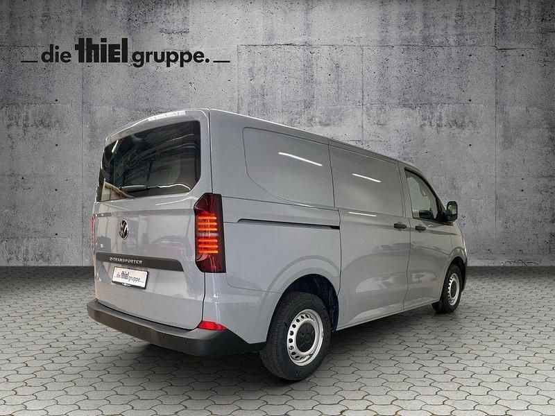 Neu VW T7 100 kW (136 PS) 2026 Grau Van