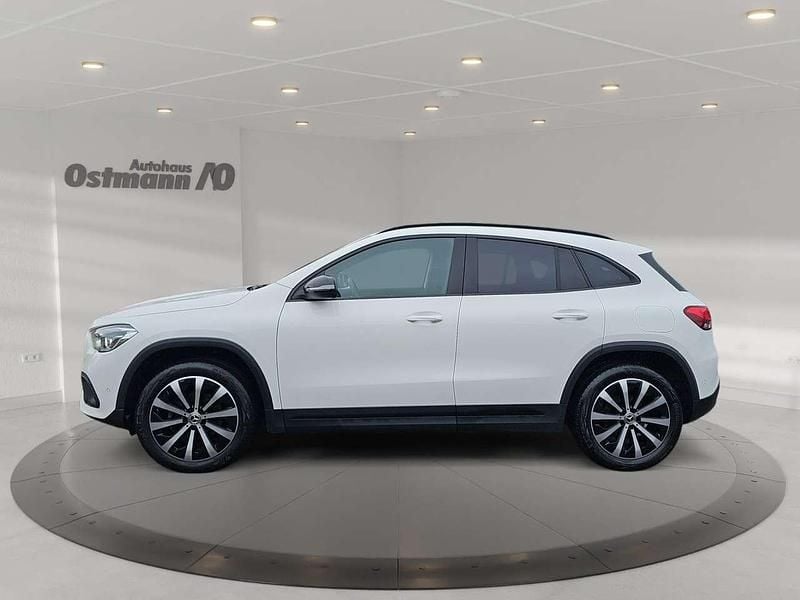 Gebraucht Mercedes GLA180 Progressive 136 PS (100 kW) 2022 Polarweiss  unilack SUV