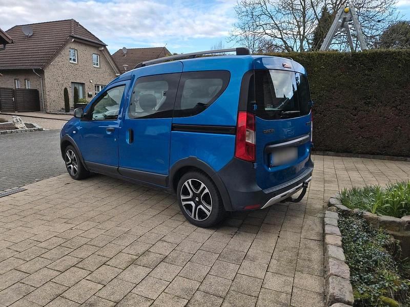 Gebraucht Dacia Dokker 115 PS (84 kW) 2017 Blau Van / Kleinbus