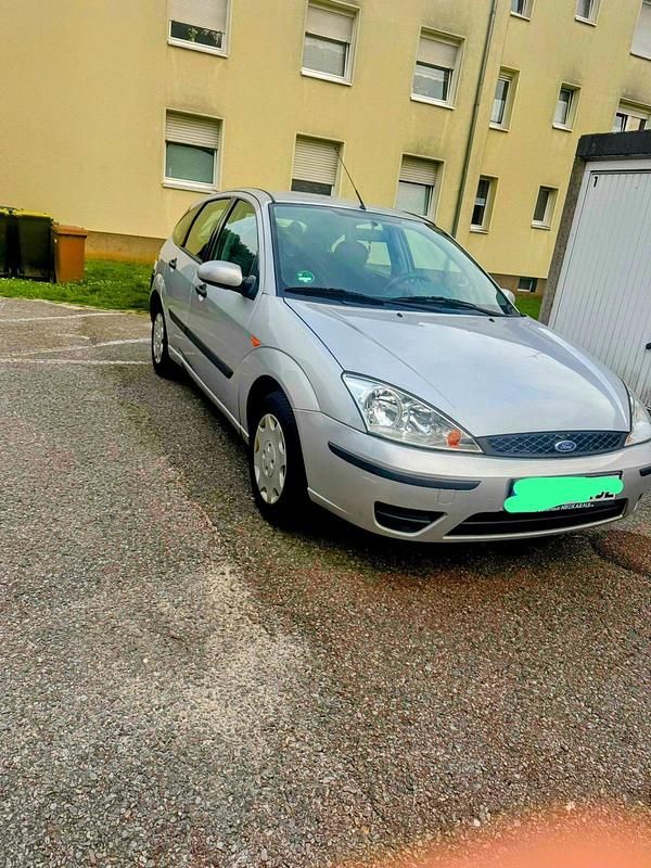 Usata Ford Focus 101 CV (74 kW) 2004 Argento Utilitaria