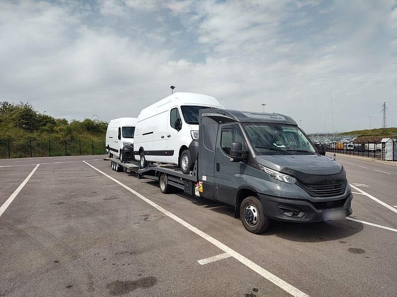 Gebraucht Iveco Daily 179 PS (131 kW) 2023 Grau