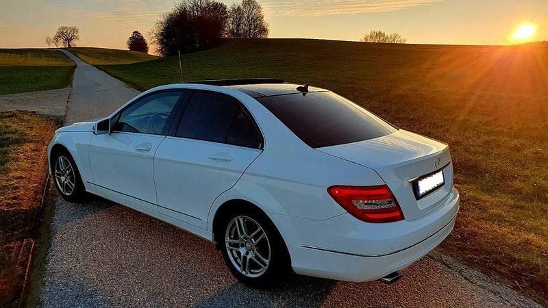 Gebraucht Mercedes C220 Elegance 170 PS (125 kW) 2014 Weiß Limousine