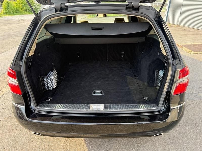 Gebraucht Mercedes E350 Avantgarde 265 PS (194 kW) 2010 Schwarz Kombi